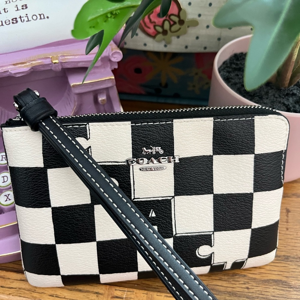 Coach Black and Cream Checkered Wristlet